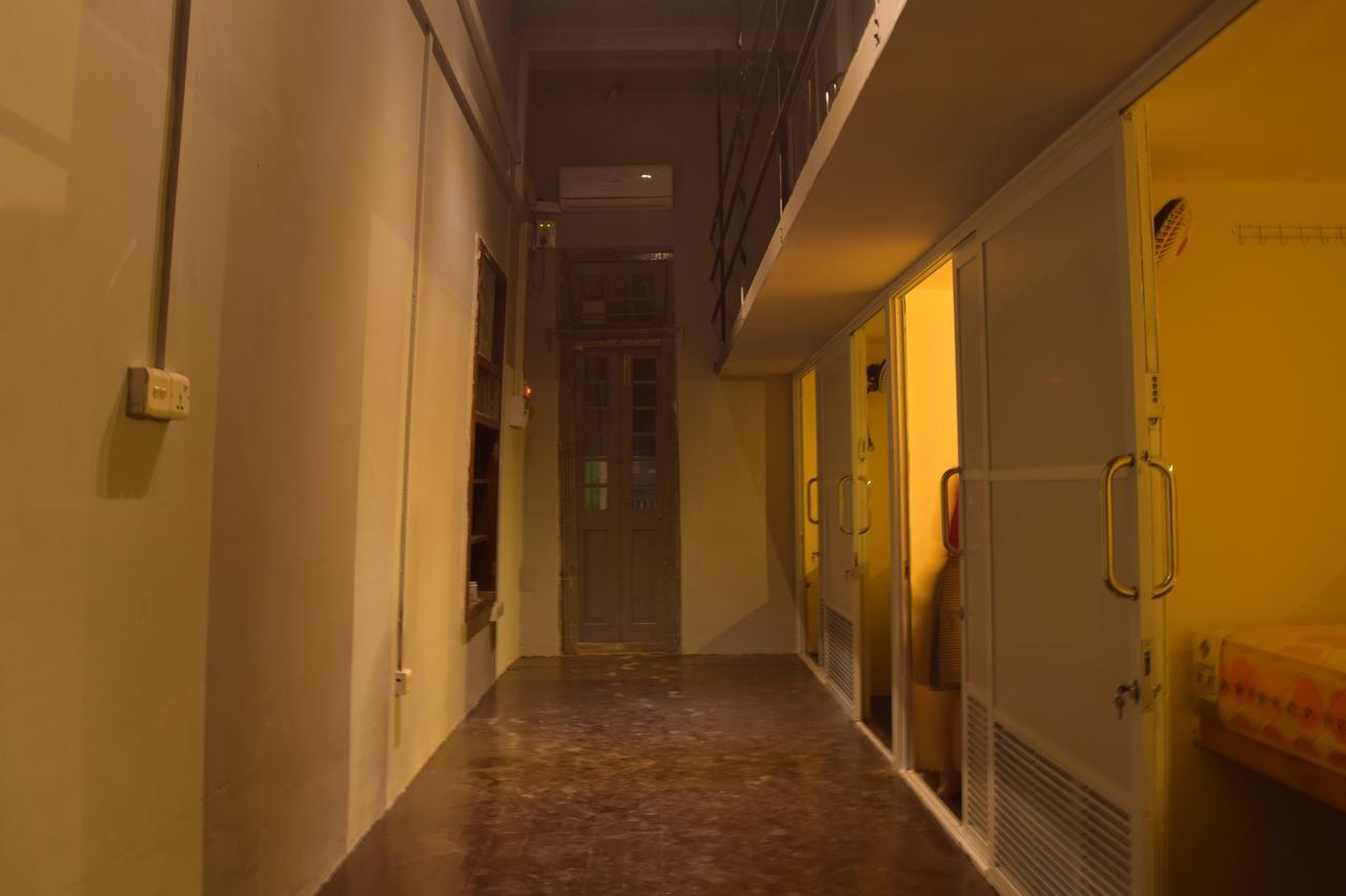 21 Hostel Янгон Экстерьер фото